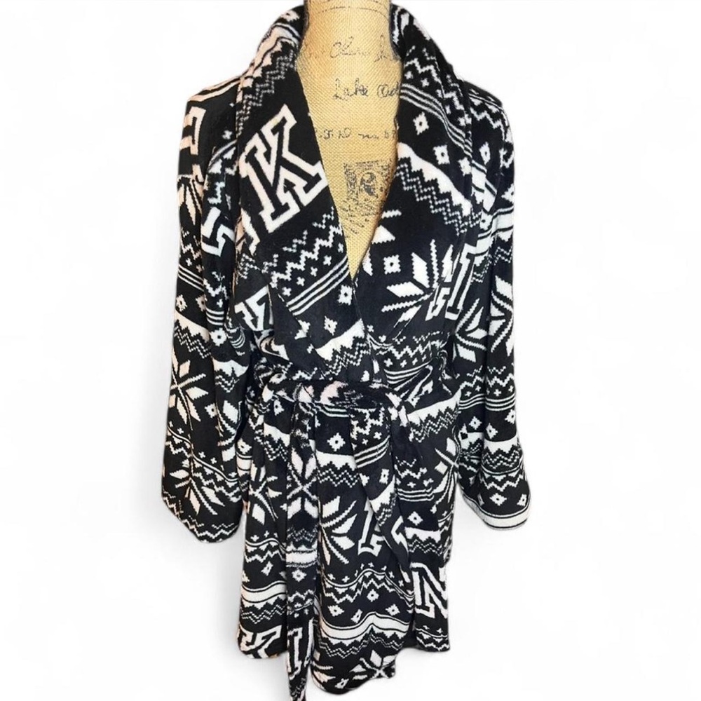 PINK Victoriaโs Secret Black & White Fleece Robe Size M/L | Cozy Winter Holiday
